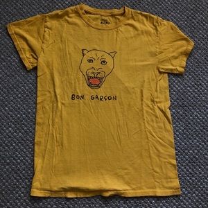 ★ urban outfitters gold t-shirt ★